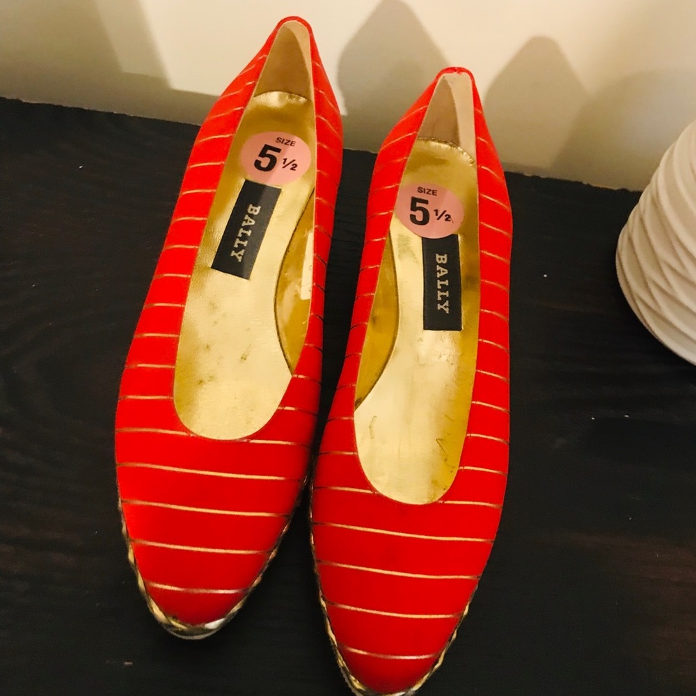 ❗️SOlD❗️Bally red and gold wedges size 5.5